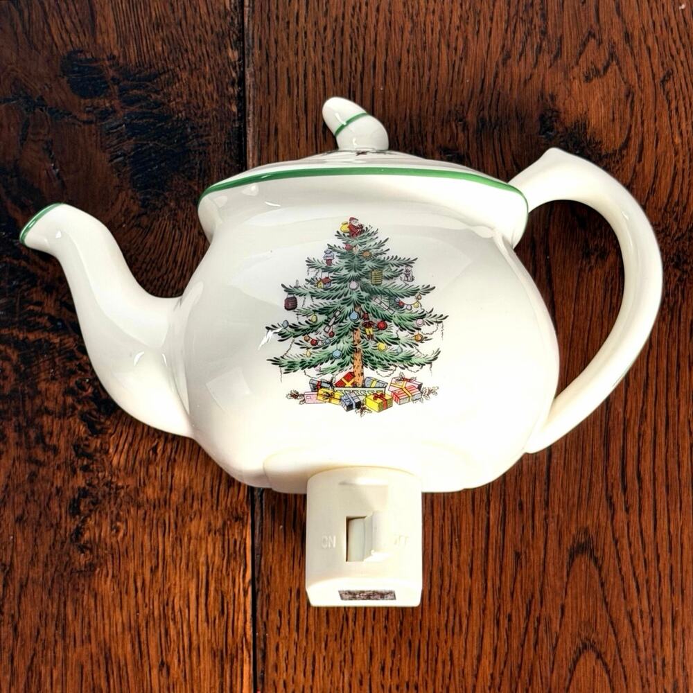 Spode Christmas Tree Teapot Nightlight New in Box Christmas Decor Collectible